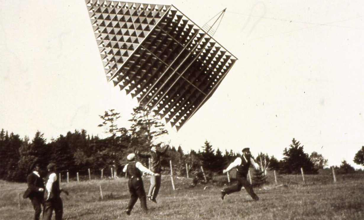 Workmen and a tetrahedral kite