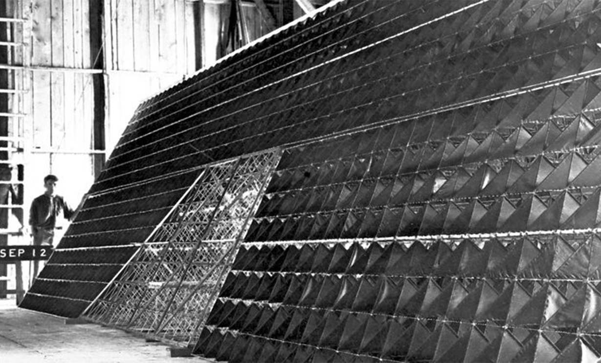 The Cygnet: a large, non-motorized kite made up of many tetrahedral cells