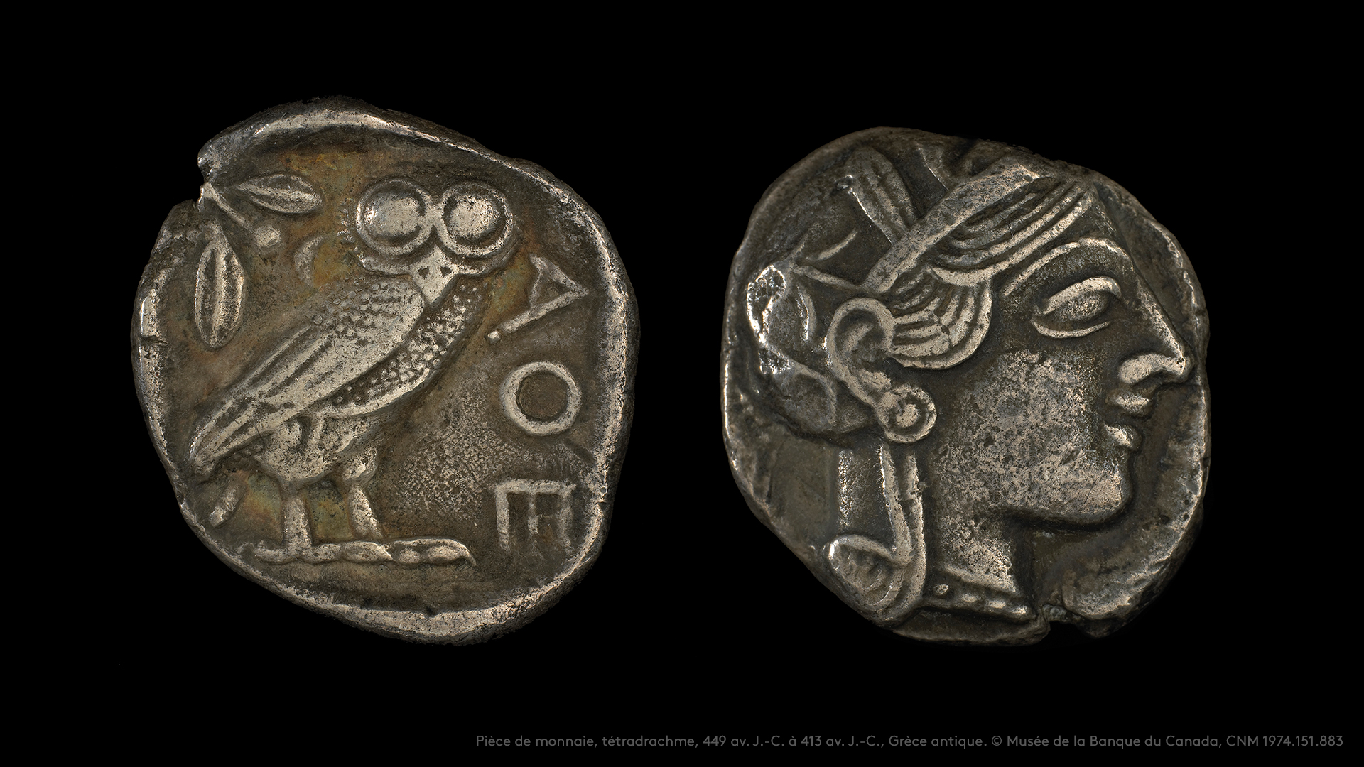 Au VIe siècle avant notre ère, le premier tétradrachme athénien a été frappé. Il s’agissait d’une grosse pièce en argent utilisée pour payer le salaire hebdomadaire d’un ouvrier qualifié ou d’un soldat. 